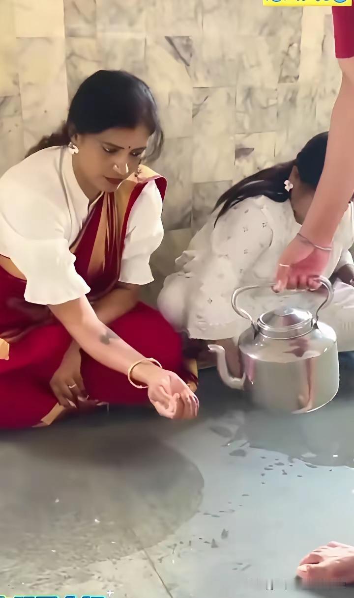 三哥的抵抗力真强啊！换成是你，你会这样做吗？不过我看过之后就可以理解为什么恒河水