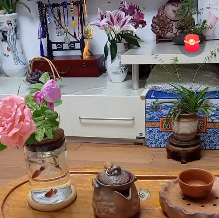 柴桑大姐今天再一次提到了小熊！大姐说：咱们现在，看那个干部在说那个房子的事情