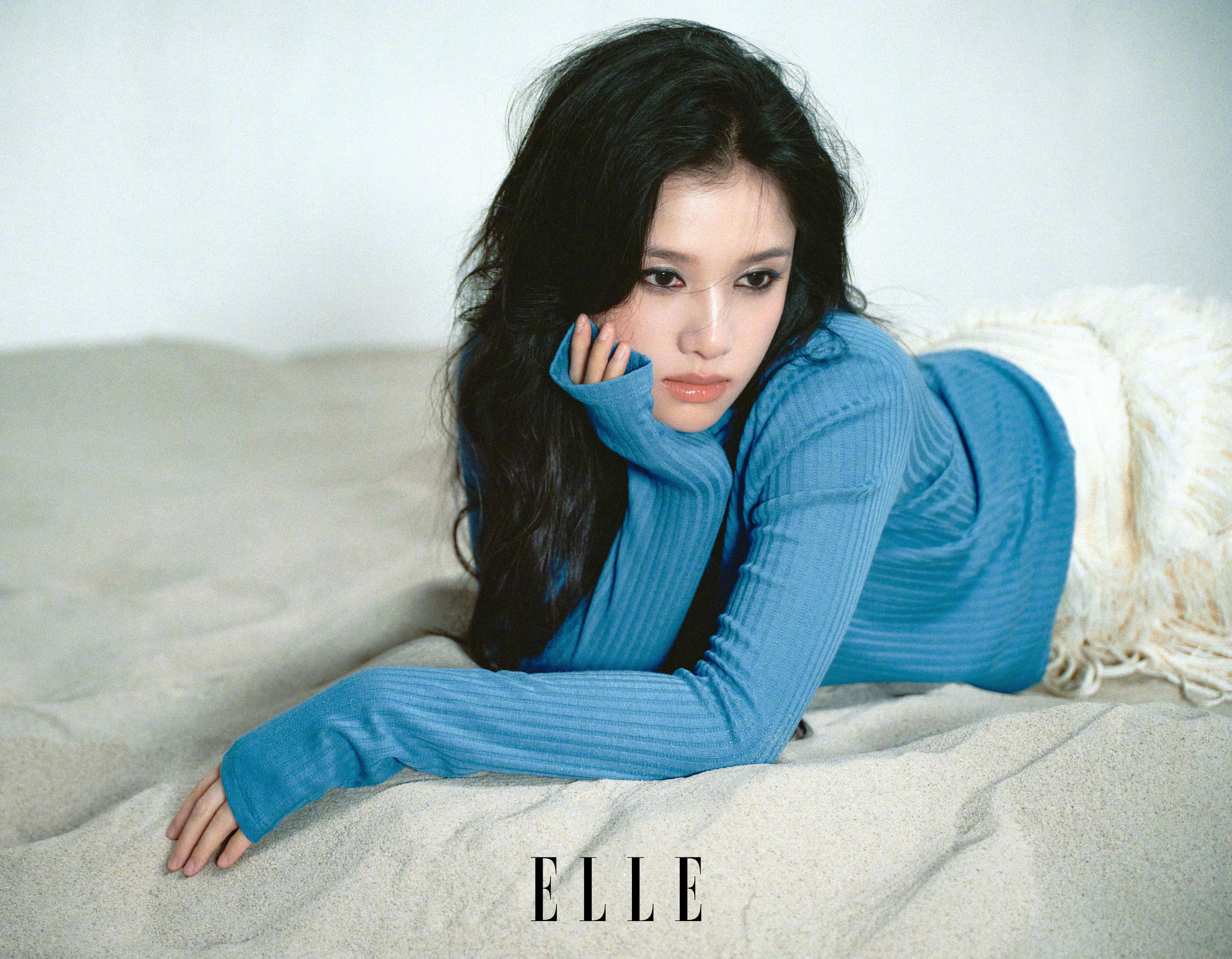 👤张婧仪📖ELLEChinaJul.2026📷何开拓一杂志