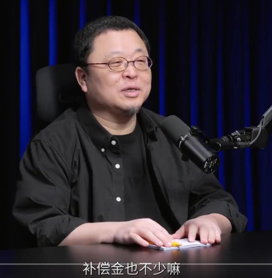 大鹏称自己是被搜狐辞退的在最新一期的《罗永浩的十字路口》中，大鹏说自己不是从