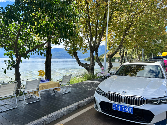 租了辆三系环洱海！来云南大理游玩，花308元租了一天320环洱海，想多尝试点车