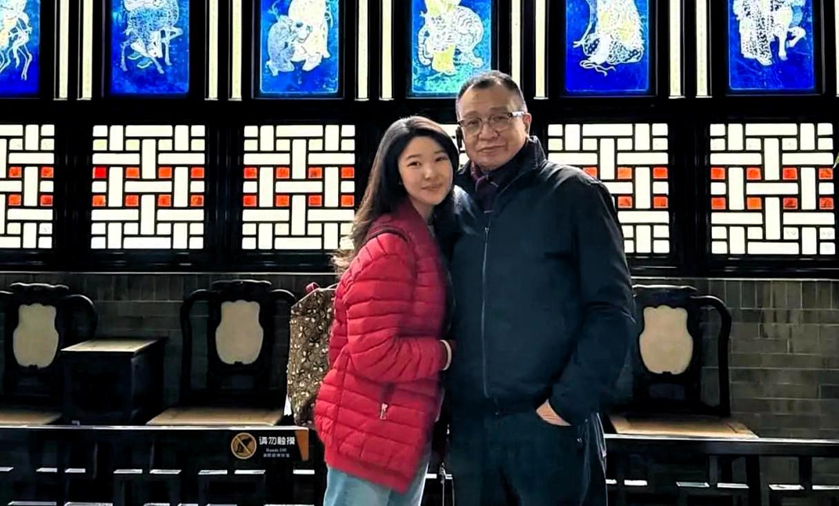 怪不得许绍雄离开前几天，还特意去了趟广东的清晖园和高第街查了才知道，原来许绍雄