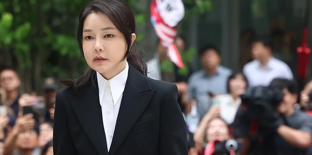 被起诉并羁押候审的金建希女士于29日表示：
