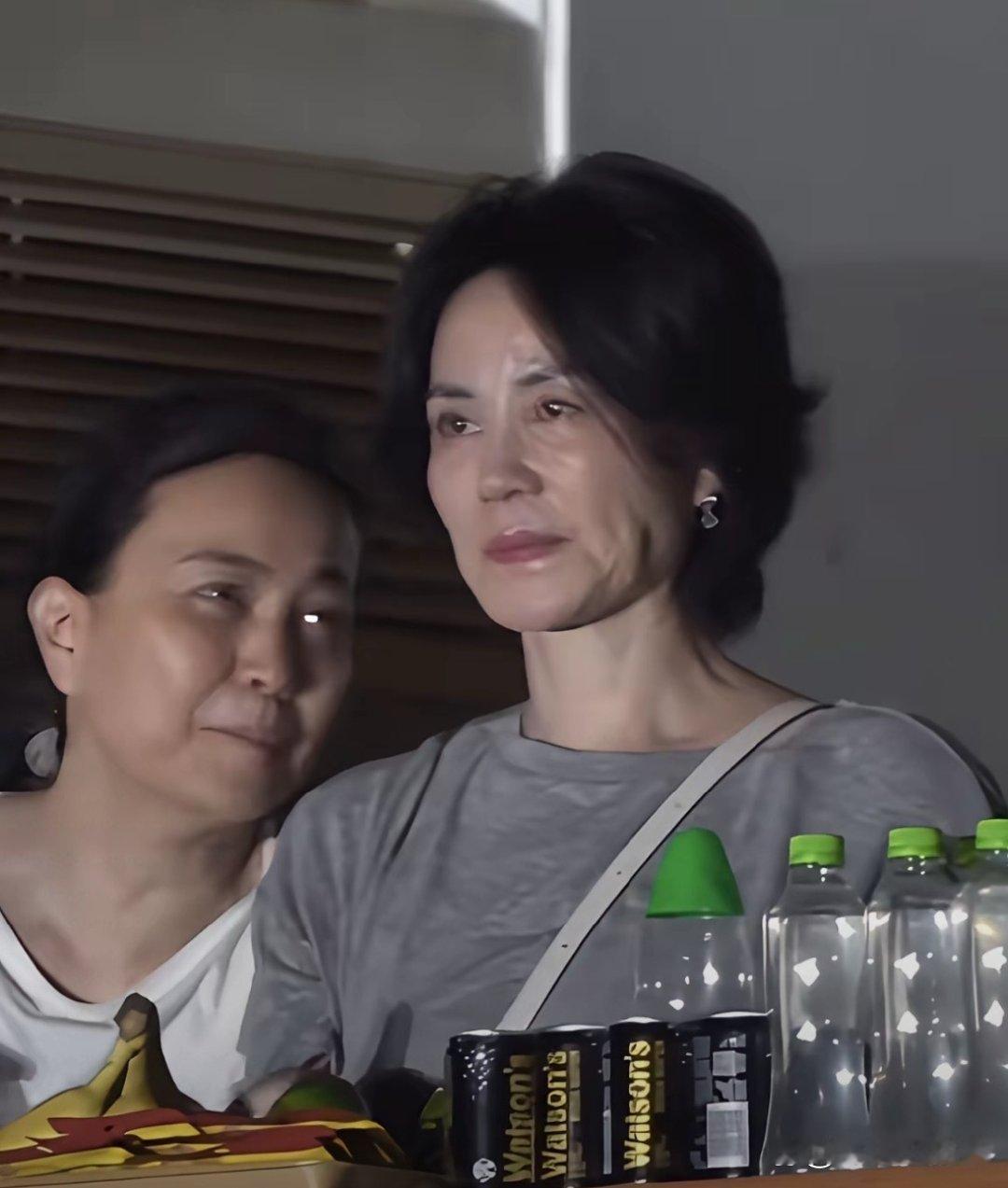 这才是王菲最真实的样子。​