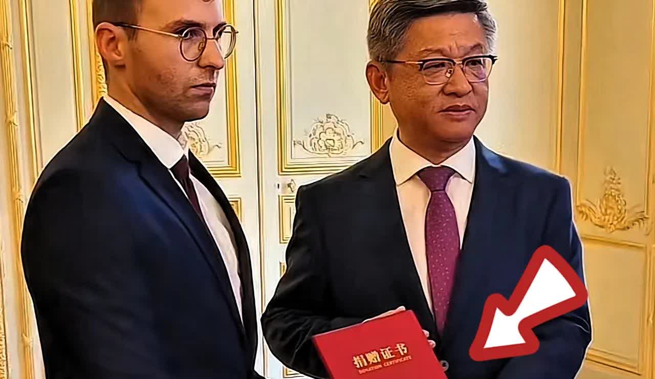 大家发现没，刚查了下，原来马库思太大义了马库斯捐赠照片后并没有得到国