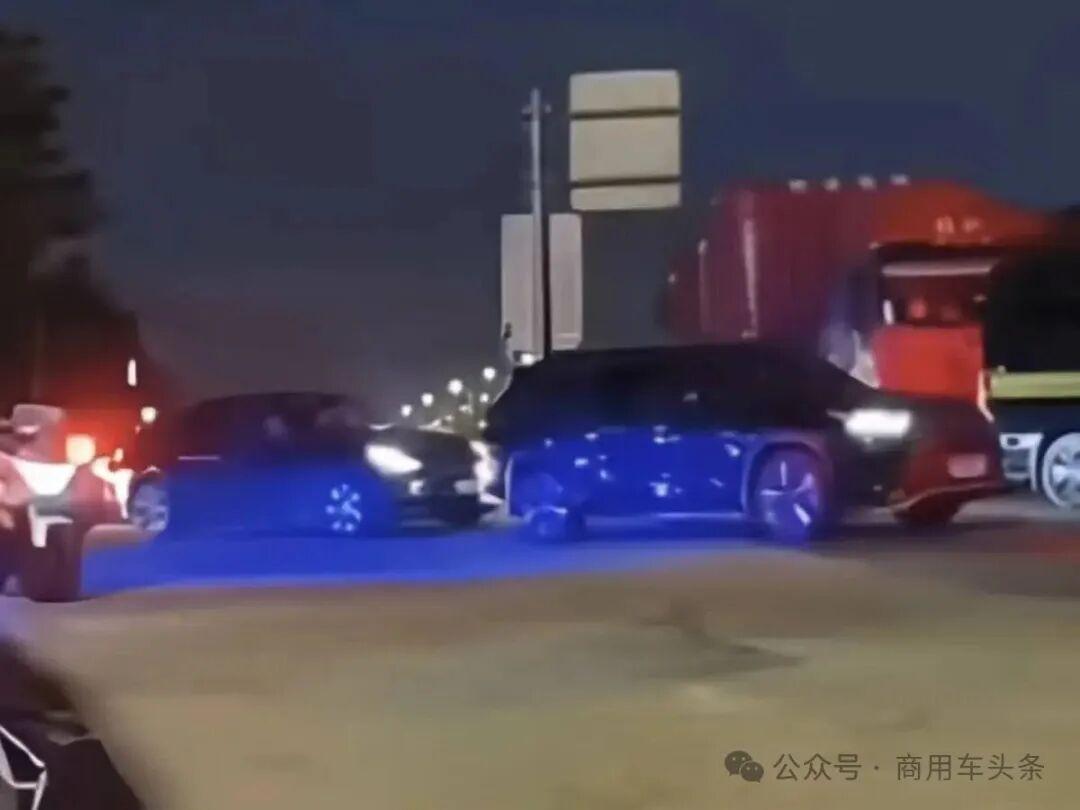 卡友们听说了吗？广东不让三超车上高速了！近日，有经过广东的卡友反映，广东不让