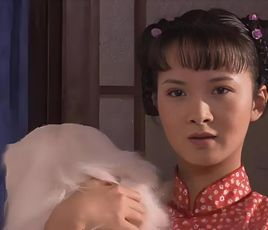 《大宅门》里面的香秀有多勾人？说到底，男人就是喜欢比自己年轻的小姑娘。在大宅门
