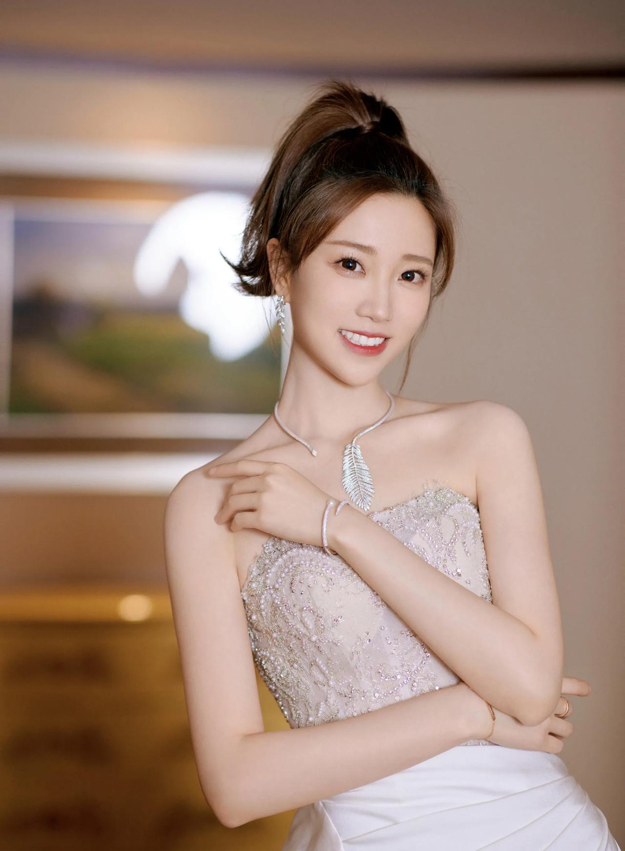 张纯烨美图分享11张予曦壁纸张予彤李纯美照张雯壁纸张纯烨穿搭张景烨中