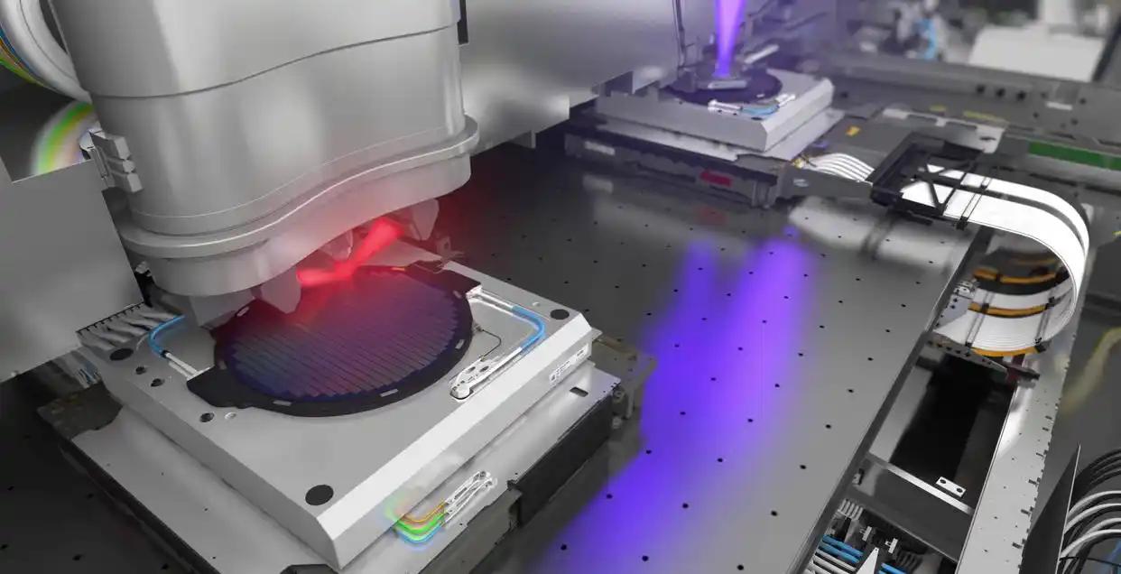 本以为稀土管制能牵制荷兰，没料到对方反倒封禁了中低端DUV光刻机，就连旧设备维修