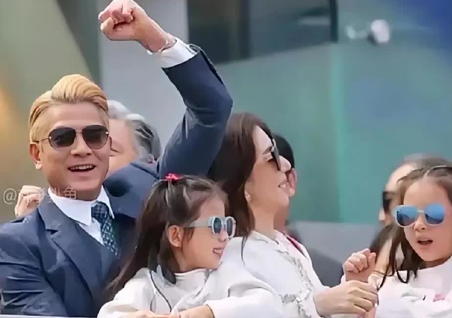 别误会郭富城了，好不！天王郭富城其实并不抠门啊，当年他和方媛结婚花了100万就被