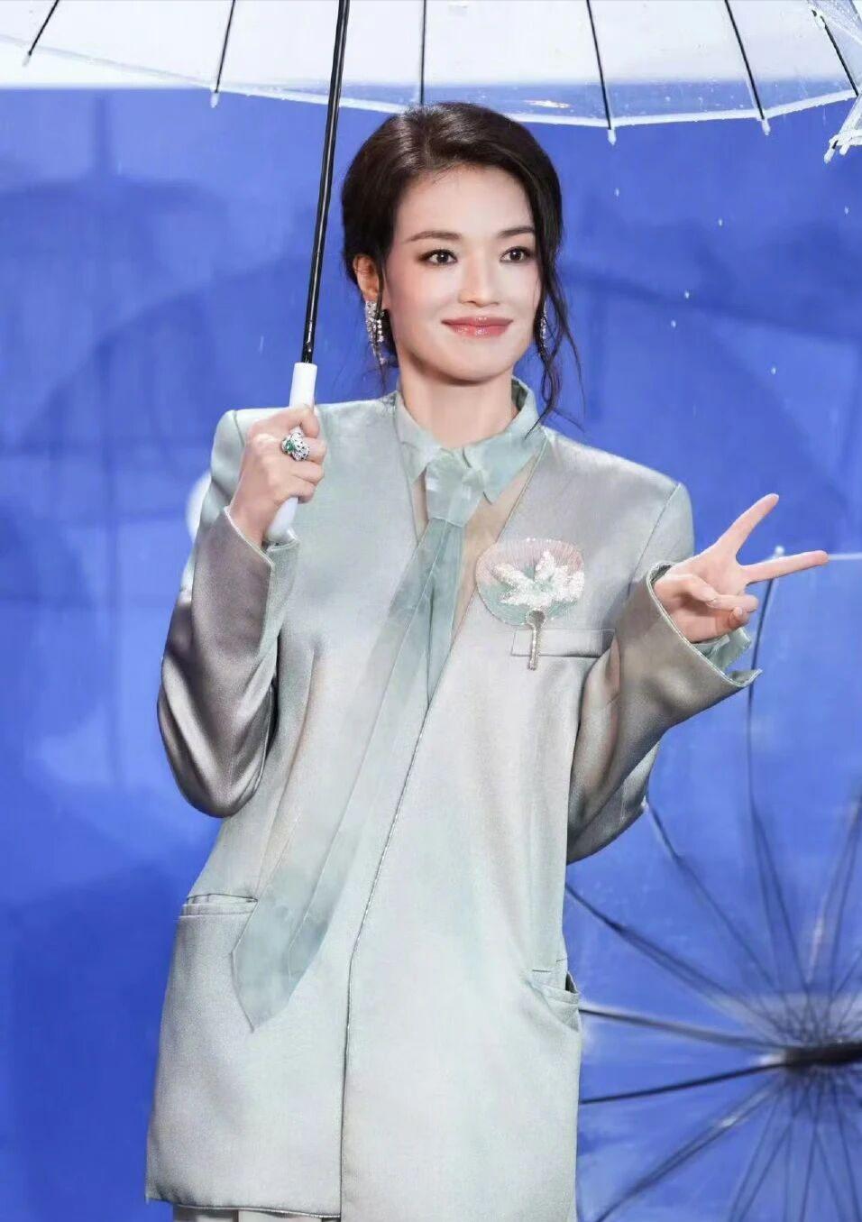 50岁的舒淇，太会撩了，内娱松弛感天花板2026年4月16日，第十六届北京国际电