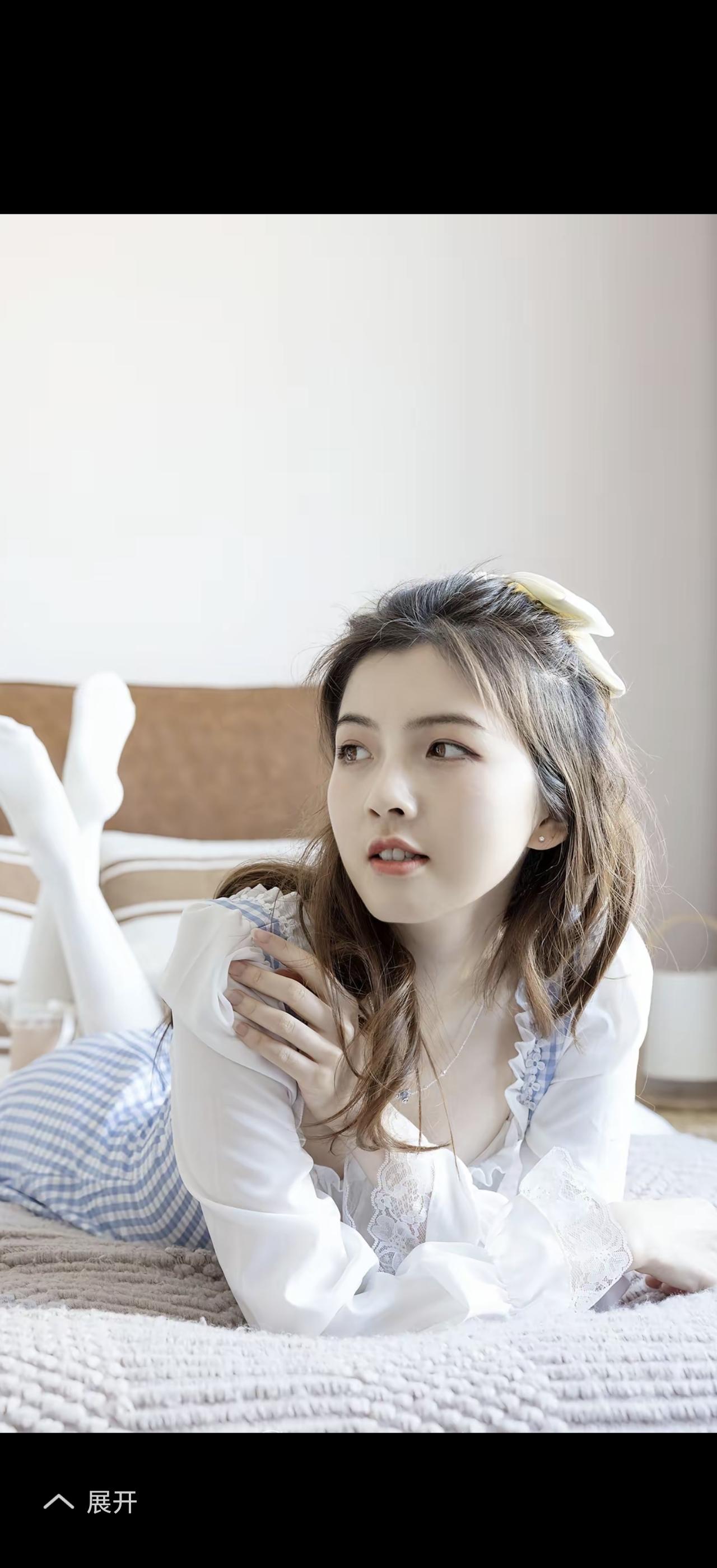 冬日暖阳，就像生活里的一抹温柔滤镜。在许昌的西湖公园，这暖阳把公园变成了惬意的“