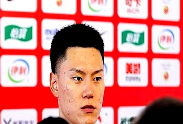 大比分惨败后，李弘权没甩锅，直接把全队的遮羞布扯了。他站出来撂下狠话，输球全