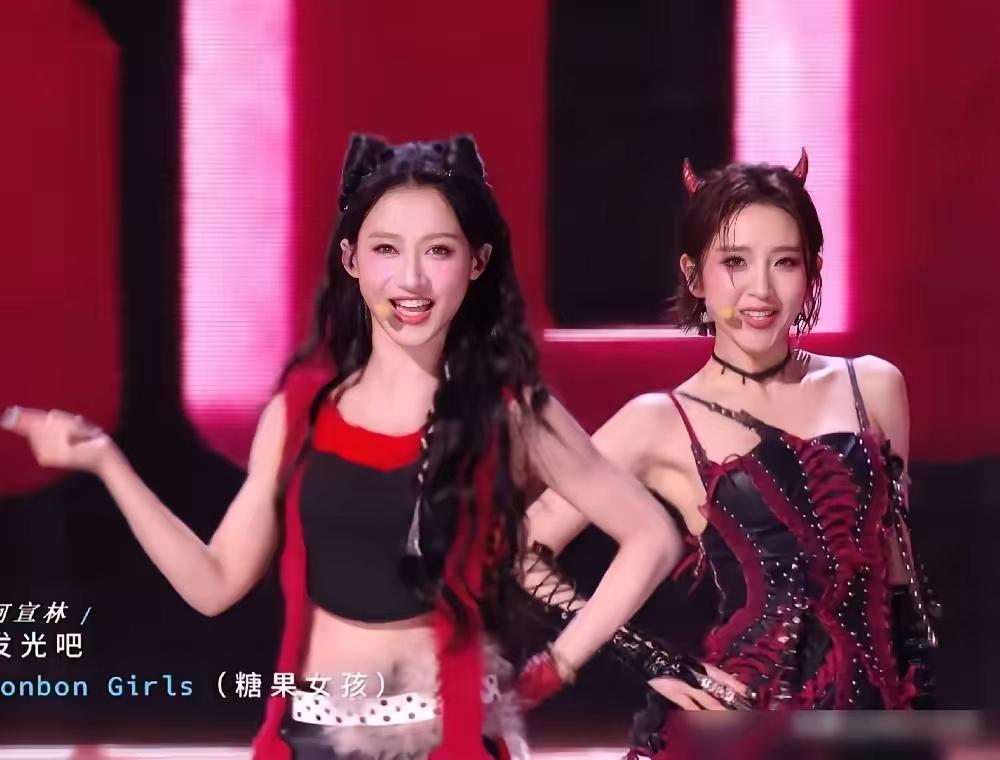 这怎么不算是好人有好报呢？难怪观众愿意包容唐艺昕，毕竟这姐有事真上。浪姐