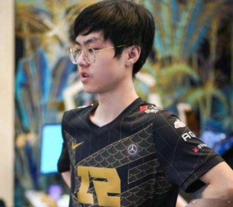 那些以天才之名出道，却又原形毕露的选手里，你印象最深的是谁?2025LPL英雄