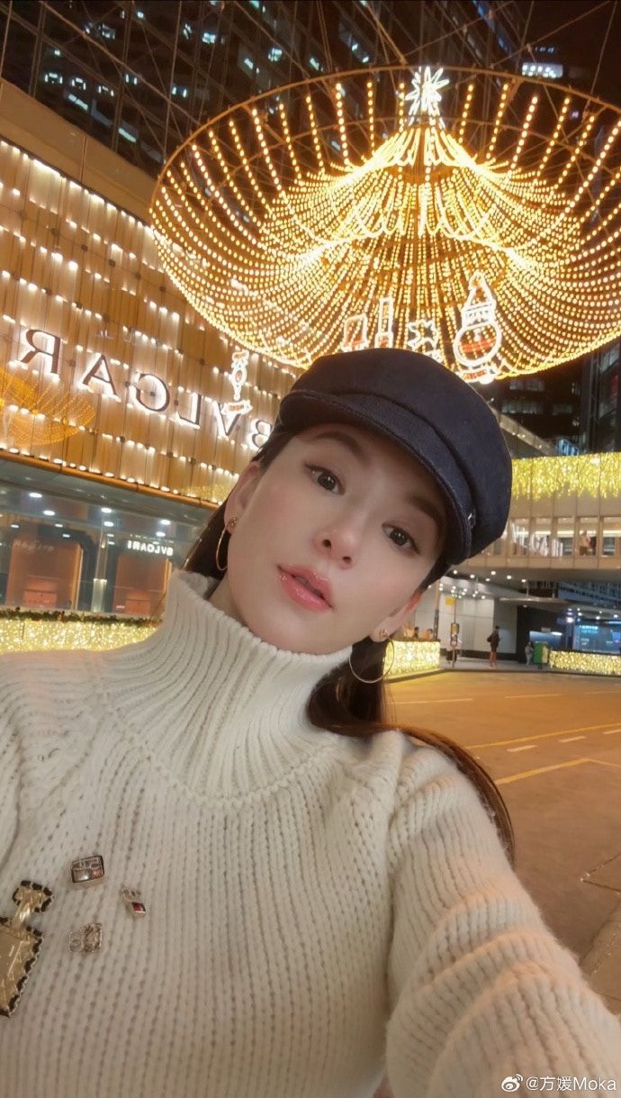 刚生完三胎才一个月，方媛竟然穿上汉服在杭州走秀了！身材恢复得跟没事人一样，和“妲