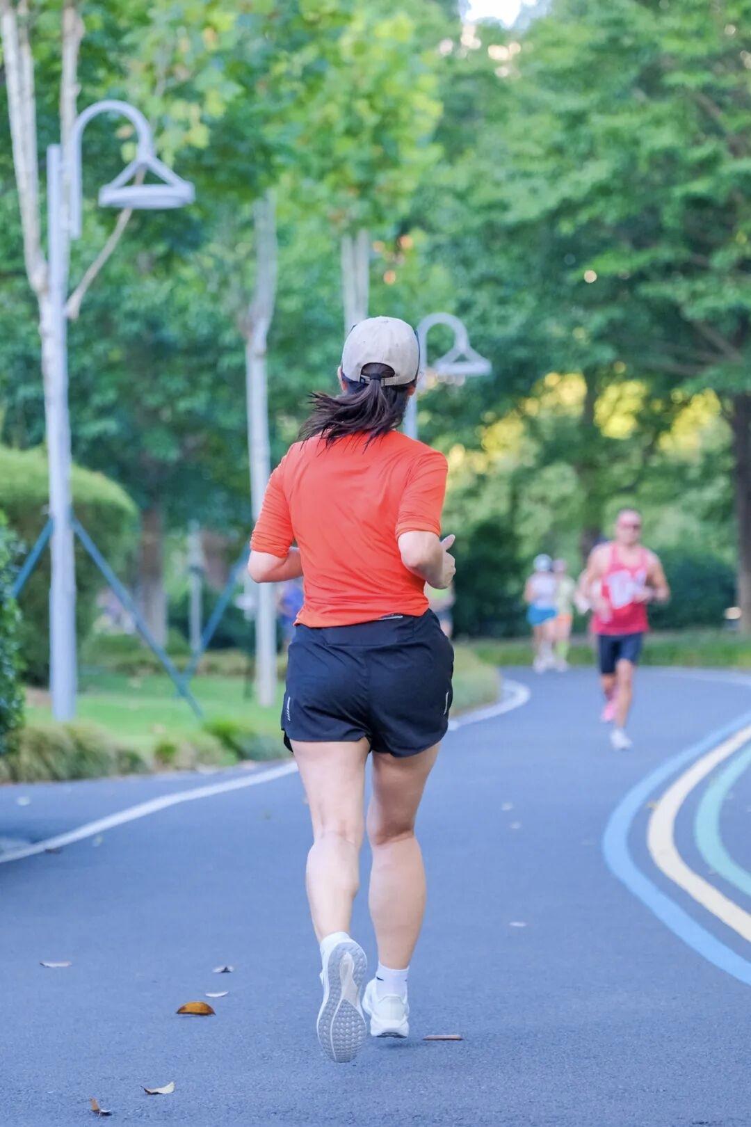 早晨你会选择跑步吗?每天晨跑：活力满满的一天从跑步开始！🏃‍♀️🌞