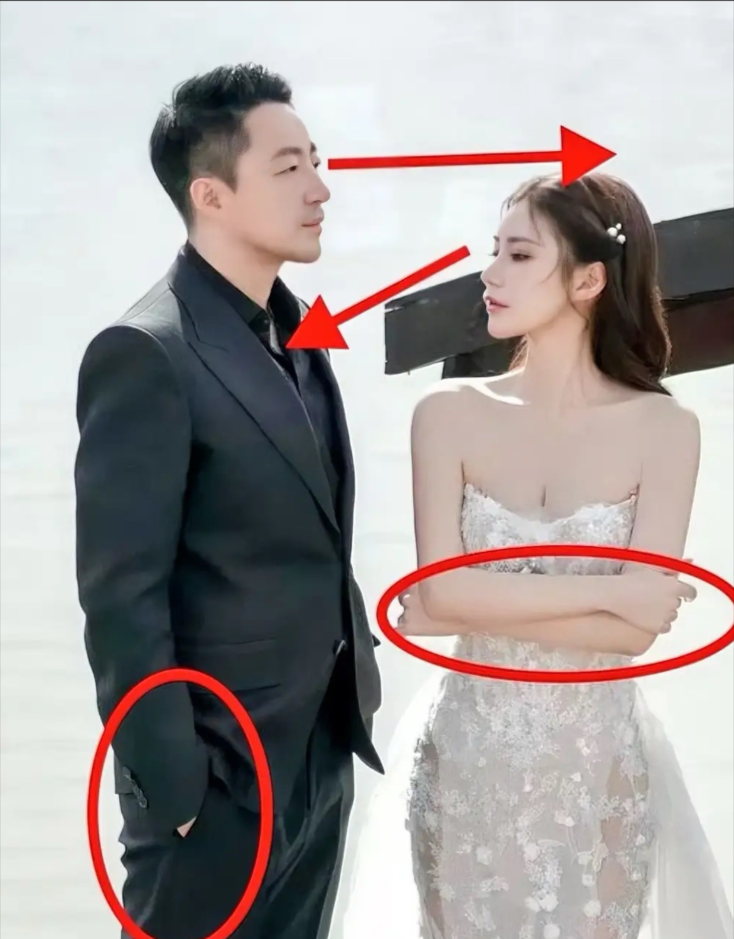 汪小菲马筱梅婚纱照引发热议，两人肢体语言略显疏离，被网友调侃像