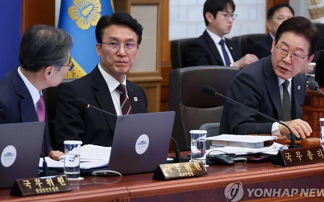 最近韩国是真慌了，没别的办法了，只能出下策为了让困在霍尔木兹海峡的26艘韩国