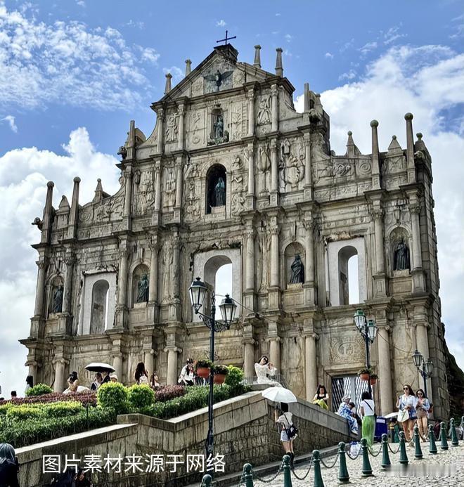 澳门11家赌场集体关门！赌王们的“棋局”变了曾经霓虹闪烁的澳门赌场，如今正迎