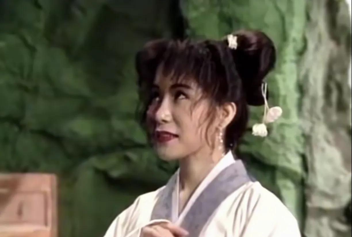 新白娘子传奇中玉兔精没变身之前，要是脸上没有那道疤痕，也是个美女，真搞不懂为什么