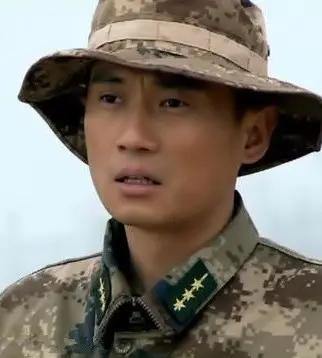 离谱！戏里演父女戏外是夫妻孩子8岁才曝光这对演员藏得太深娱乐圈年度最牛