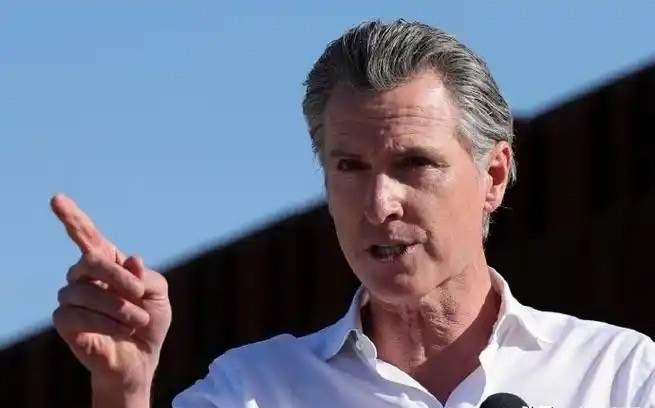 这几日，美国总统心里着实烦闷。当地时间11月5日，美国加州州长、民主党人纽森公