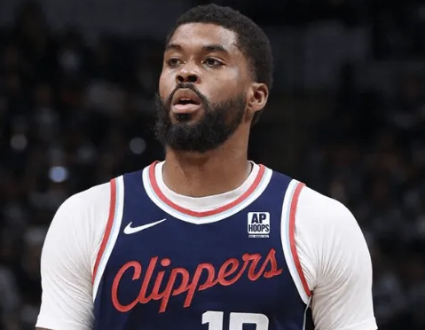 纳吉-马绍尔在交易市场上的价值预计约为2—3个次轮签**。其中，指出快船是理想