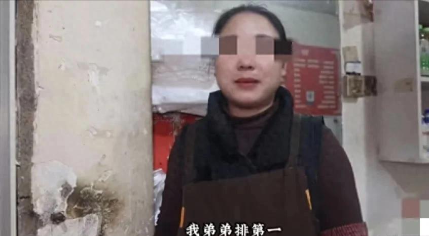 伏弟魔界的天花板！安徽女子熬12年通宵卖烧饼，拼死攒下百万身家，亲手送弟弟房