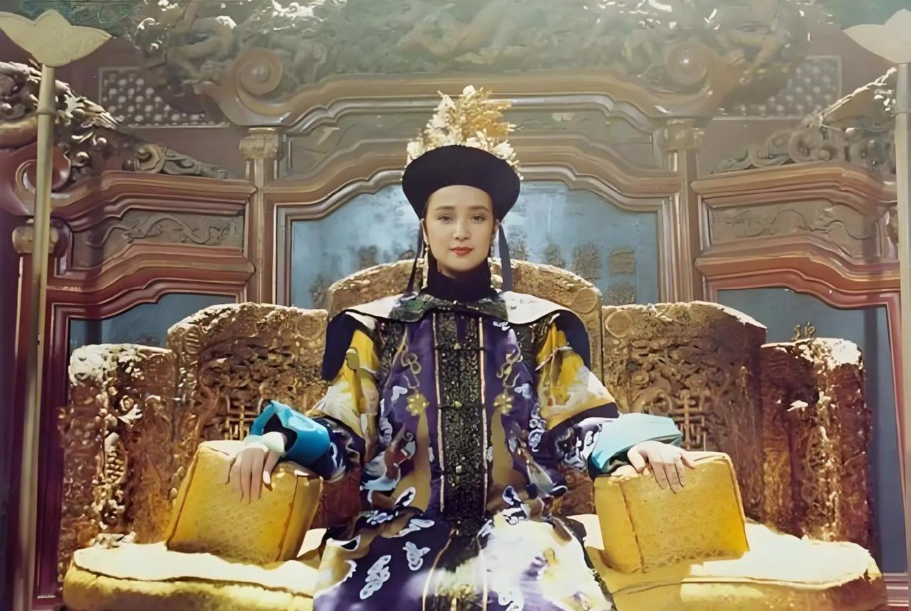 一说到清朝灭亡的罪魁祸首，大家脑子里蹦出来的第一张脸，就是慈禧。没错，这老太