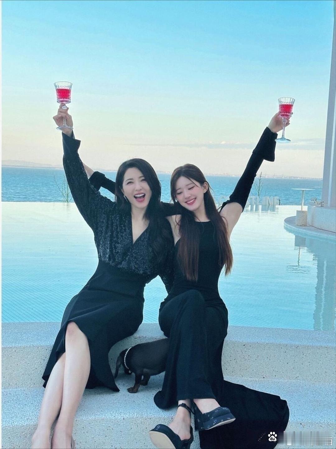 曾黎与赵露思大概是最高端的母女花了吧​​​