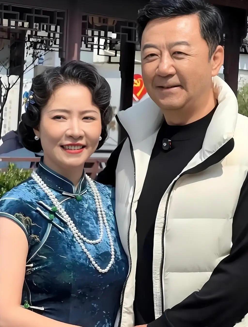 演员郭涛妻子李燃，比郭涛小17岁，俩人是2006年底结的婚，李燃是中国传媒大学毕