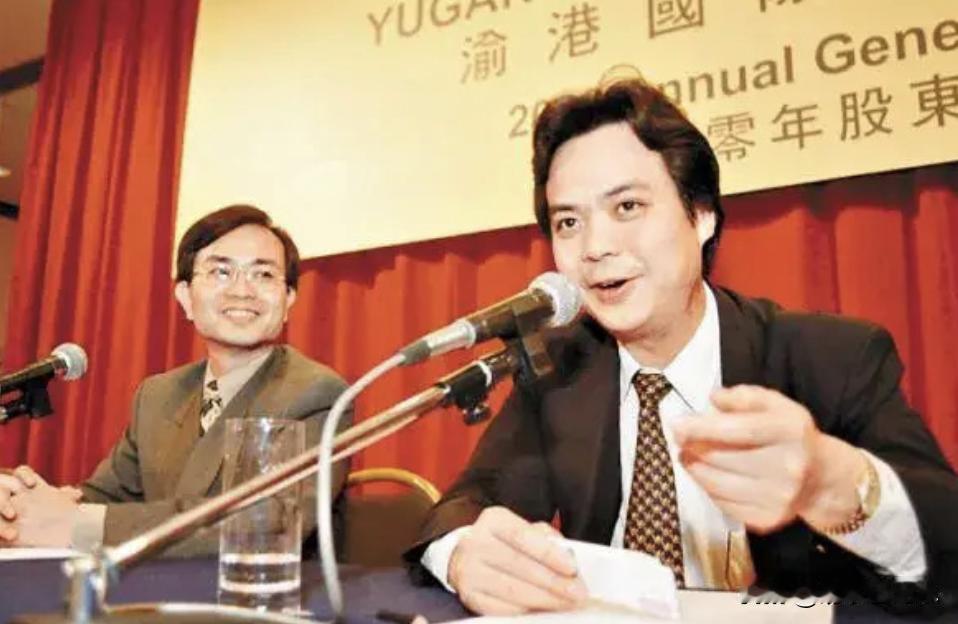 曾经的重庆首富张松桥的人生际遇可以从他继承了一笔遗产开始。本来就是一个普通工人