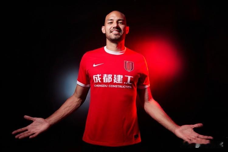 韦世豪传中，中锋费利佩破门得分，如果这样的画面出现在中国国家队2027年亚洲杯的