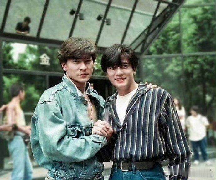 1991年的刘德华（30岁）和郭富城（25岁）也太绝了！两人同框气场全开，那个年