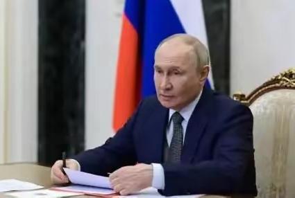 俄中之间的石油交易，突然爆出个大新闻，有贸易商偷偷透露，俄罗斯给中国的石油价格，