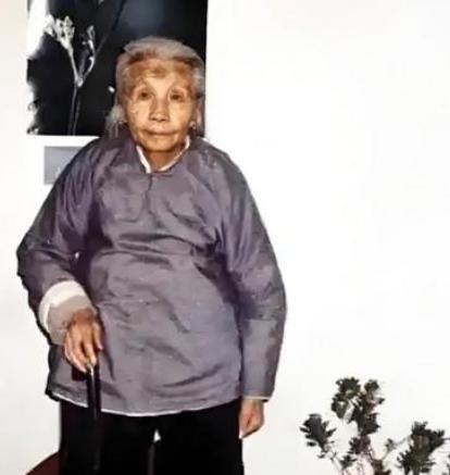 1992年88岁老太太嘱咐孙子，自己死后，千万要将尸体保存好，会有奇迹发生，不料