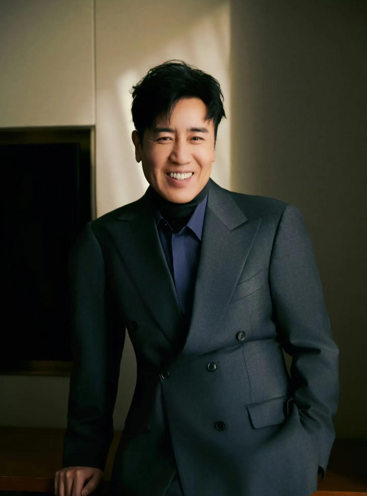 于和伟也没想到提名了白玉兰男主没火，结果却因为评论火了，就是因为他的作品叫“