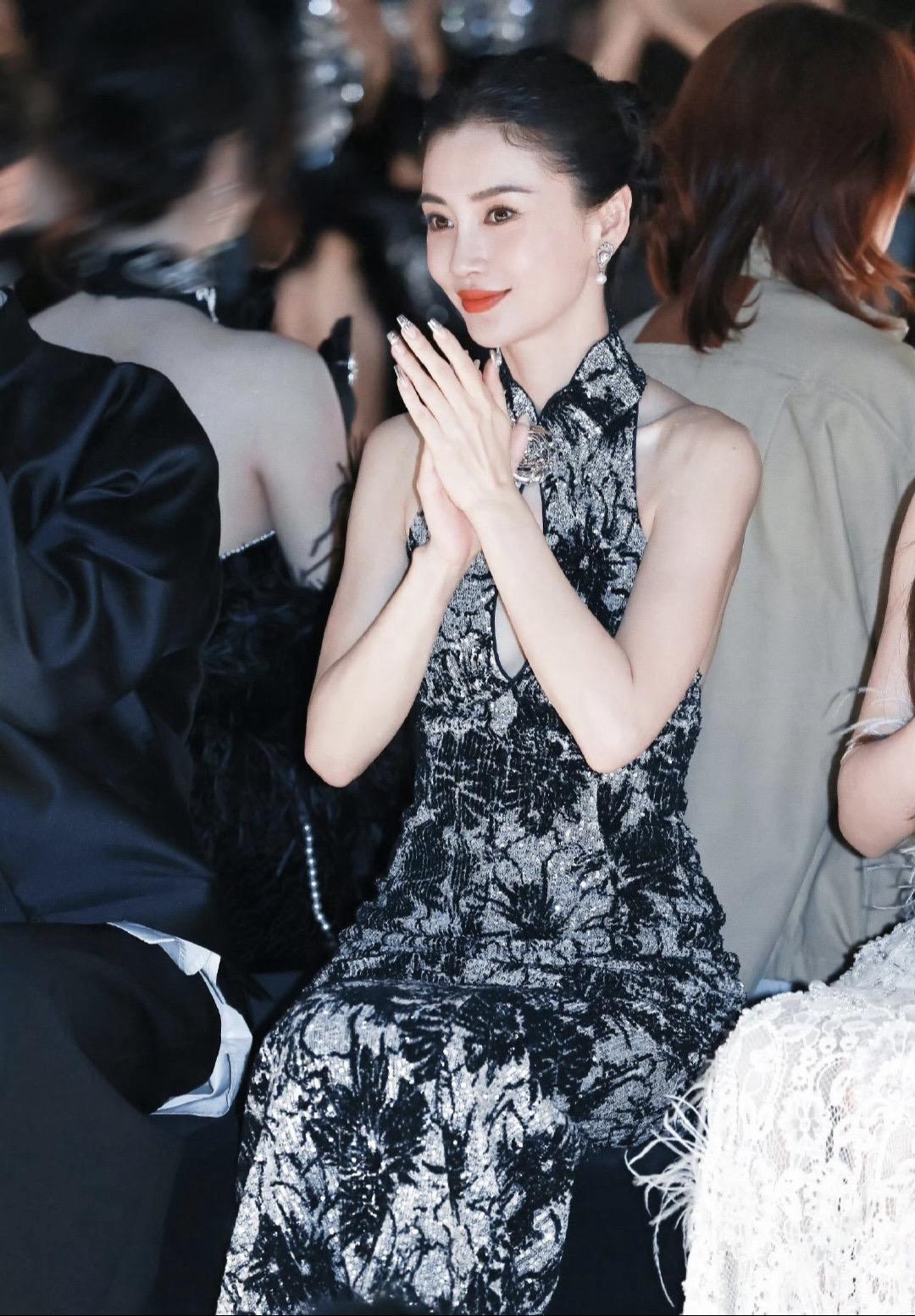 杨颖。