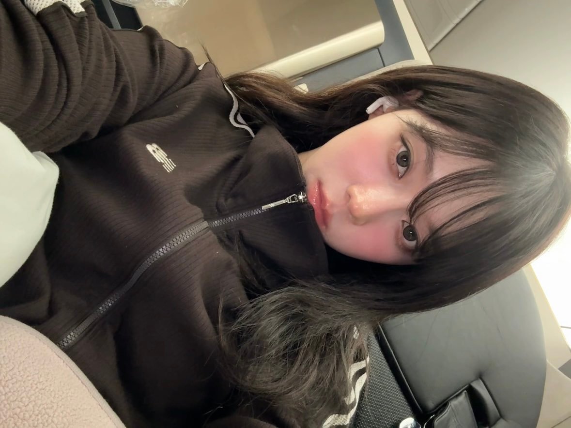 🖤​​​