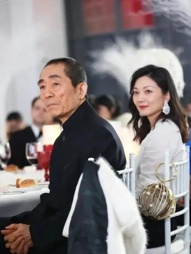 18岁的陈婷在课堂上突然干呕，同桌以为是水土不服，她却清楚记得昨晚的疯狂——那个