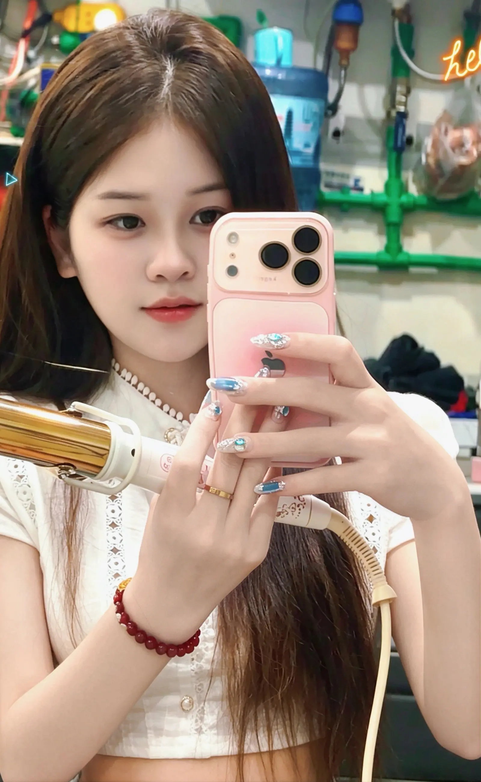 你开ktv我就当妈咪，你抢银行我就给你望风，你是流浪汉我就陪你捡垃圾...