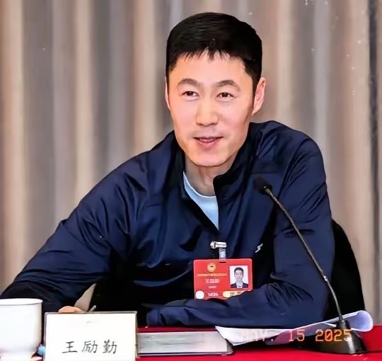 有什么说什么，未来男乒的领军人物100%在以下三人中产生​1、林诗栋40%​2、
