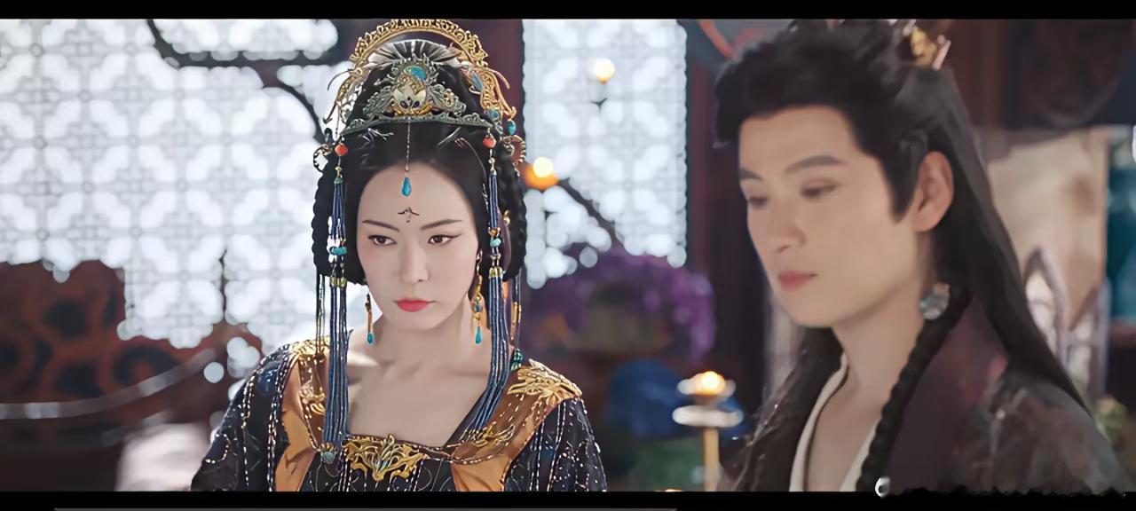 《一笑随歌》夏静炎和母后，一对苦瓜母子夏静炎每每和他母后同框他母后都恨不得这个昏