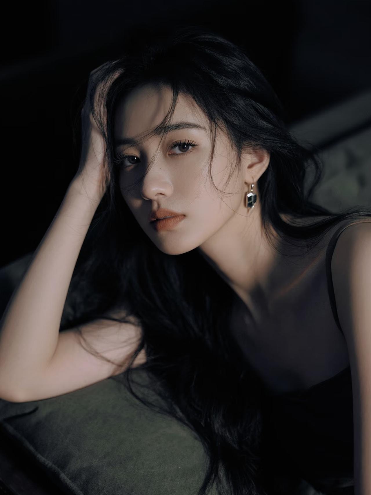 现在越来越多人刷视频都爱开2倍速，我总觉得这不止是图“高效”，更像我们这代人注意