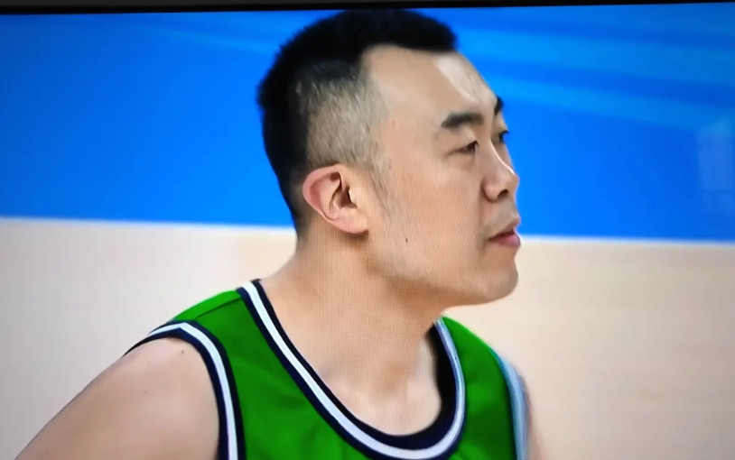 这次的全运会男篮比赛，我最佩服的就是辽宁男篮，场上队员和主教练全部是辽宁籍，这也