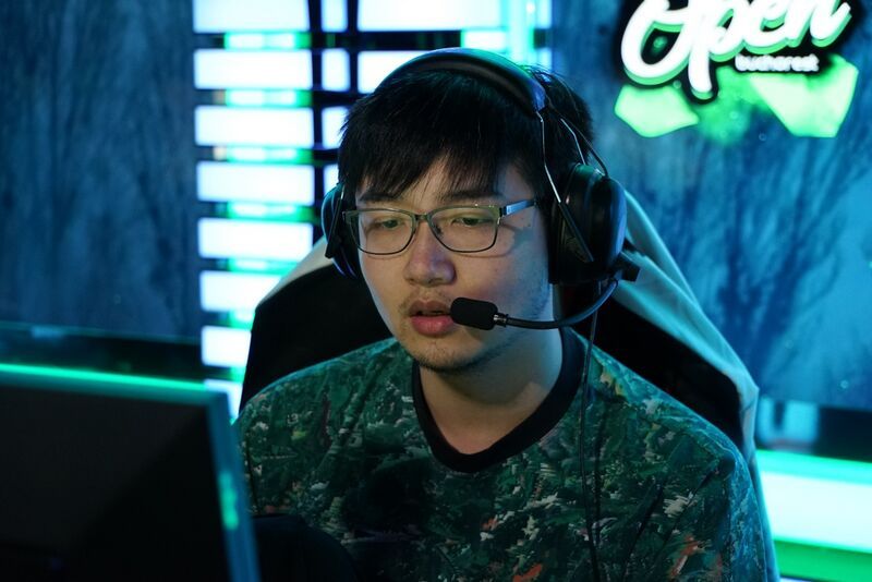 昨晚查猪去武汉处理私事不能训练，超哥喊了Yao来帮忙替补，讲道理虽然天哥一直断断