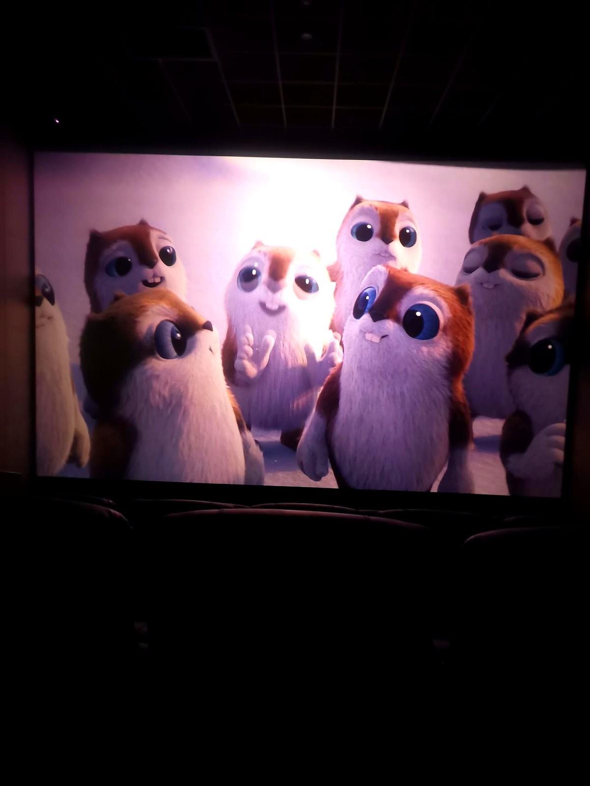 最近被朋友硬拽去电影院，结果一进门就懵了——满屏都是《疯狂动物城2》的排片，国产