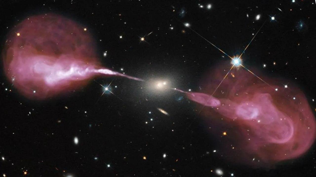 垂死的射电星系揭示了当一个星系的核心关闭时会发生什么。天文学家研究了XMM–L