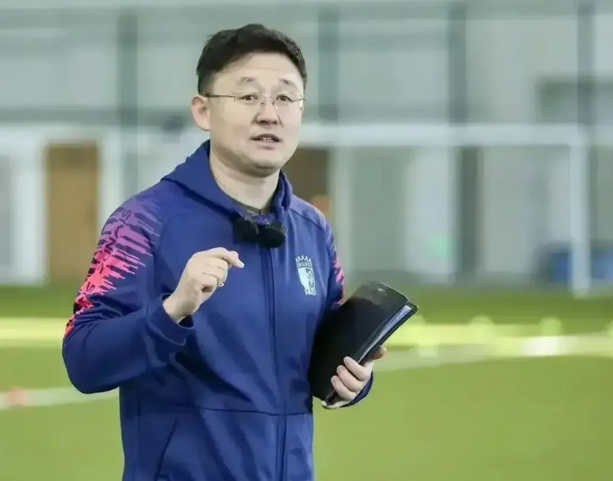 不是孙继海非要这18万，他得对得起参与众筹的这5万个球迷啊。这两天关于孩子家长控